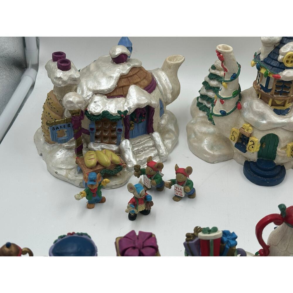 Lighted Christmas Teapot Village 1998 Trendmasters Sears Mice Train Read - Picture 2 of 5
